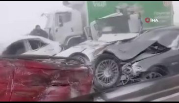 Rusya'da kar fırtınası faciası! 1 ölü, 18 yaralı