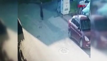 Bursa'da çöp atmaya çıktı, kazada öldü; o anlar kamerada