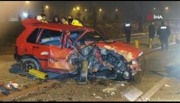 Hem otomobil çaldılar hem de kaza yaptılar!