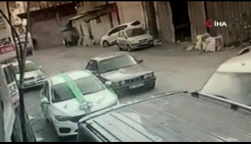 Bursa'da güpegündüz sokak ortasında silahlı çatışma