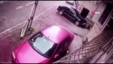 İstanbul Esenyurt'ta gencin balkondan düşme anı kamerada