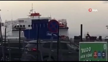 Bursa'da fırtına feribotu beşik gibi salladı!