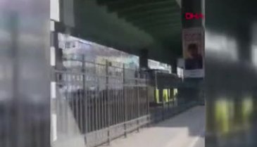 İstanbul'da otobüsün arkasında örümcek adamın yolculuğu