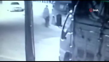 Bursa'da akü hırsızları kameraya yakalandı