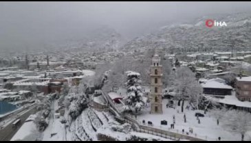 Bursa'da karlar altındaki saat kulesi havadan görüntülendi