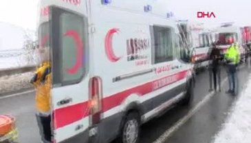 İstanbul'da işçileri taşıyan minibüs devrildi