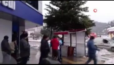 Sopalı kavgayı polis güçlükle önledi