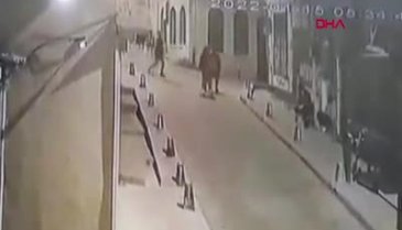 İstanbul Beyoğlu'da kadına darp: Şişeyle vurdu...