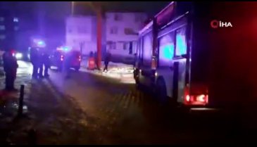 Yanan ayakkabılık bina sakinlerini sokağa döktü