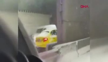 İstanbul Kadıköy'de ters yönde giden taksiciye ceza