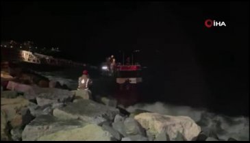 İstanbul'da balıkçı teknesi karaya oturdu!