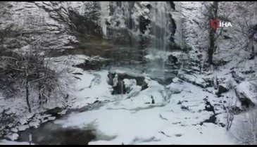 Bursa'da Suuçtu Tabiat Parkı buzla kaplandı