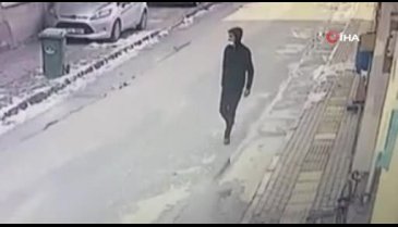 Bursa'da elini kolunu sallayarak bisikleti çaldı!