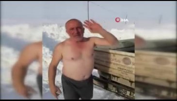 Sivas'ta eksi 16 derecede kar banyosu yaptı