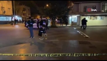 AVM önünde silahlı kavga: 2 yaralı
