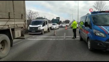Bursa-İstanbul yolunda kamyonet devrildi!