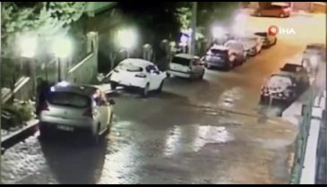 Bursa'da el frenini çekmeyi unutunca aracı tutarak durdurdu!