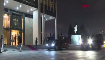Hulusi Akar: Teröristlerin inleri başlarına yıkıldı