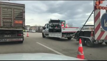 Bursa'da kütük yüklü kamyon alevlere teslim oldu
