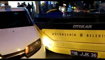 Bursa'da otobüs ve dolmuş çarpıştı!