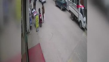 Bursa'da otomobilin çarptığı 3 yaya yaralandı