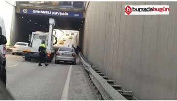 Bursa'da batçıktan ilerleyen otomobil arıza yaptı