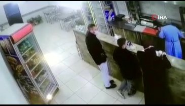 Bursa'da sipariş beklerken geçen zamanı hırsızlıkla doldurdu