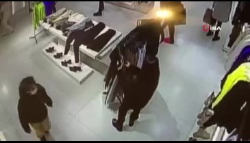 İstanbul'da hırsızlık turuna çıkan çocuklar kameralarda