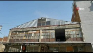 Bursa'da yangına taşlarla müdahale ettiler!