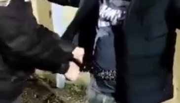 Yabancı uyruklu şahsın üzerinden kemer şeklinde kılıç çıktı
