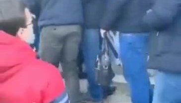 Ukrayna'da yaşayanlar askerlik şubesine akın etti