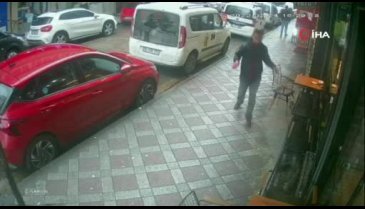 İstanbul'da bir kişi boğazını keserek intihar etti