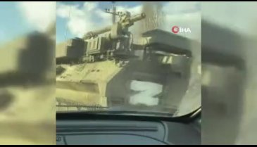 Rus zırhlı aracına molotof atan Ukraynalı kendini yaktı