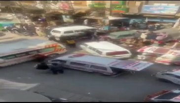 Pakistan'da bombalı saldırı: Çok sayıda kişi öldü!