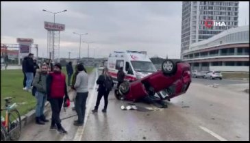 Bursa'da kayganlaşan yolda kaza!