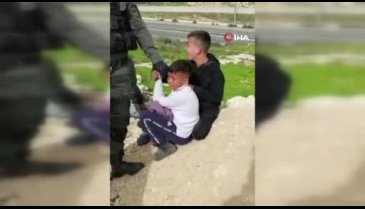 İsrail askerleri 2 çocuğu alıkoydu!
