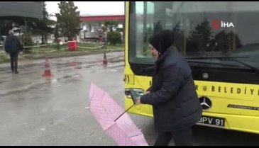 Bursa'nın kadın otobüs şoförü hemcinslerine örnek oluyor