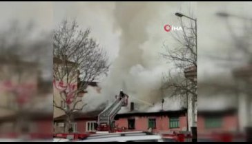 Bursa'da ahşap evde çıkan yangın mahalle sakinlerini korkuttu