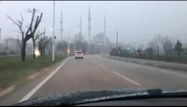 Bursa'da şehir merkezinde kar yağışı başladı! (2)