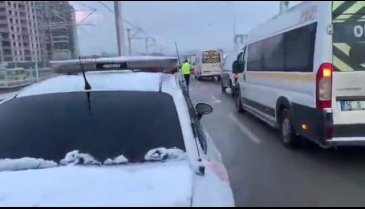 Bursa'da İzmir yolu caddesinde kaza (ÖZEL HABER)