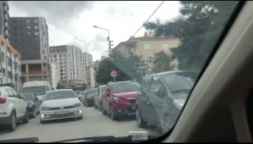 Bursa'nın o sokağında araç krizi (ÖZEL HABER)