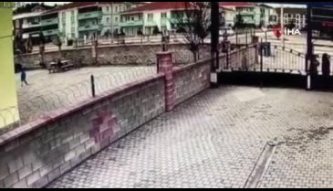 Bursa'da peçeli kadın hırsızlar kamerada