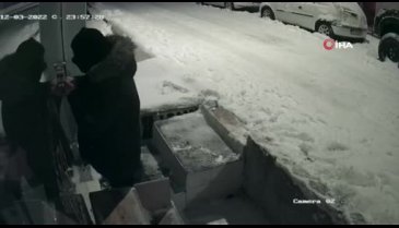 Arkadaşına hırsızlık şakası yaparken bıçaklanıyordu