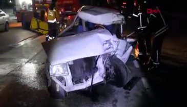 Feci kazada sürücü otomobilde sıkışarak can verdi