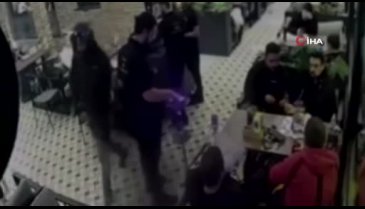İstanbul'da kafede silahlı infaz kamerada