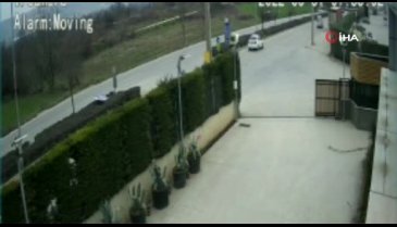 Bursa'da motosikletin sürücüsü böyle havalandı