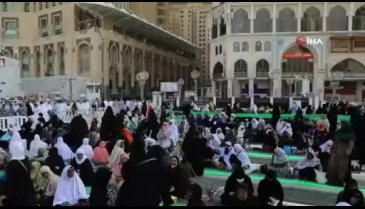 Mescid-i Haram'da 2 yıl sonra ilk iftar
