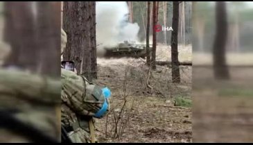 Ukrayna ordusu, Rus askerlerinin bulunduğu tankı roketle vurdu