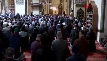 Bursa'da Ulu Camii doldu taştı