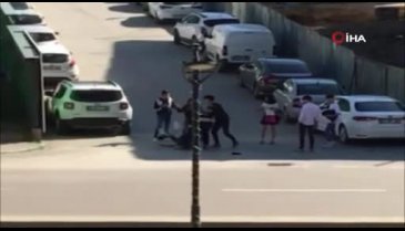 Bursa'da gençler yumruk yumruğa